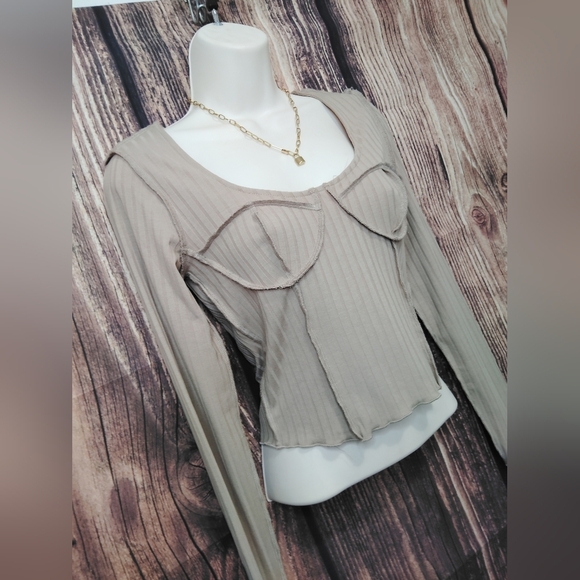 Mixed Threads Elegant Tan Ribbed Women's Crop Top Size Small - Picture 3 of 5